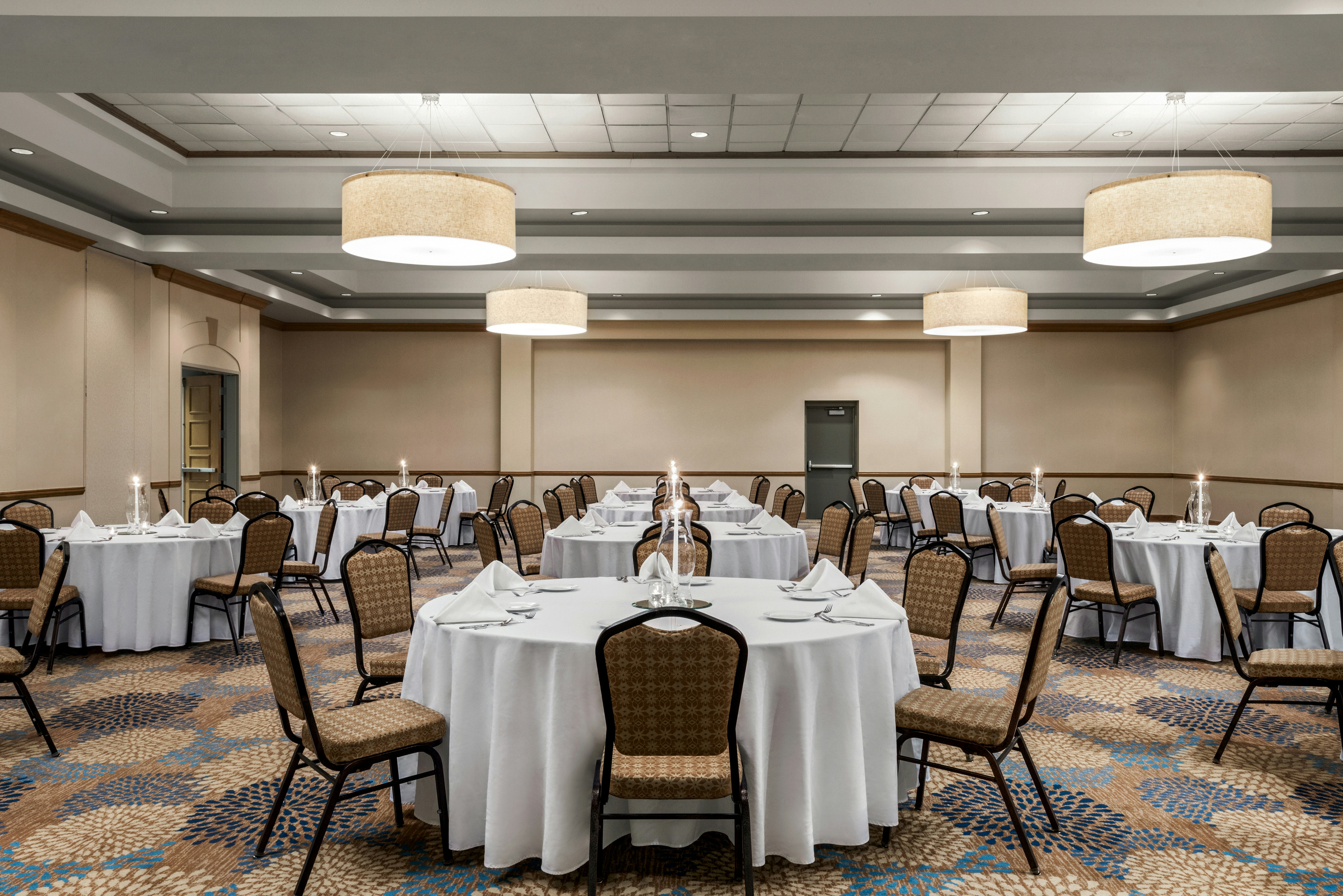 Embassy Suites by Hilton Columbus Dublin 47/55
