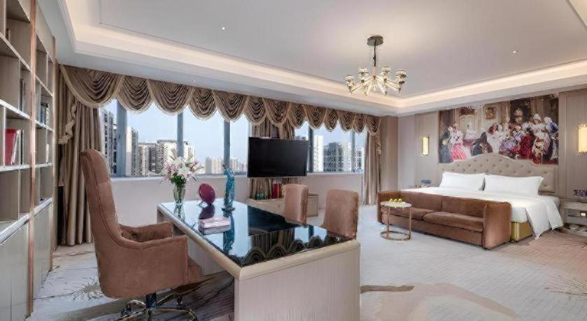 Venus Royal Hotels (Zhongshan Dongfeng Center) 30/50