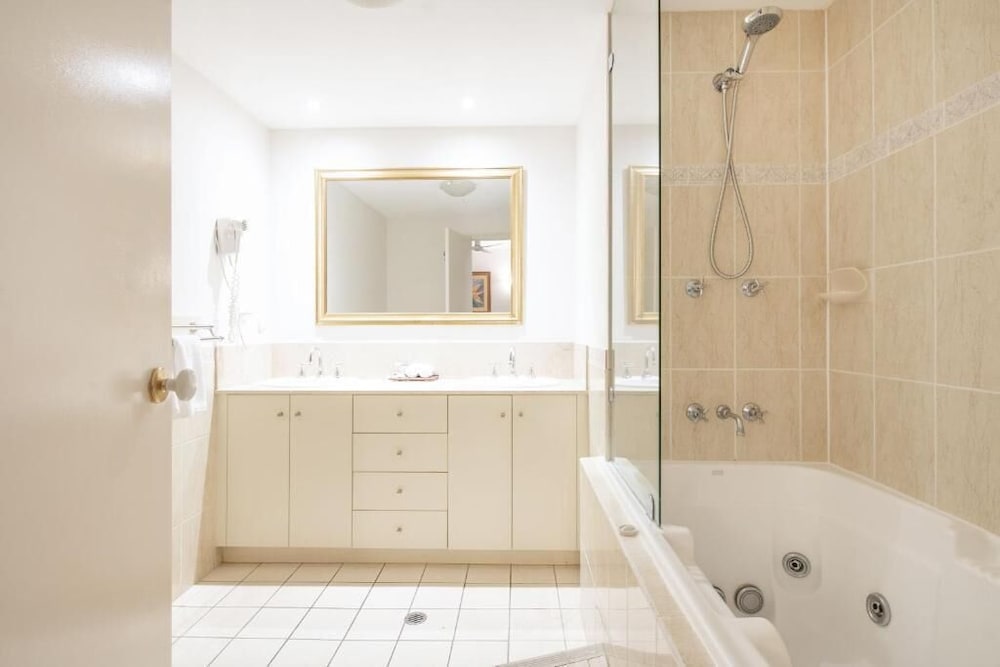 2 BEDROOMS, APARTMENT