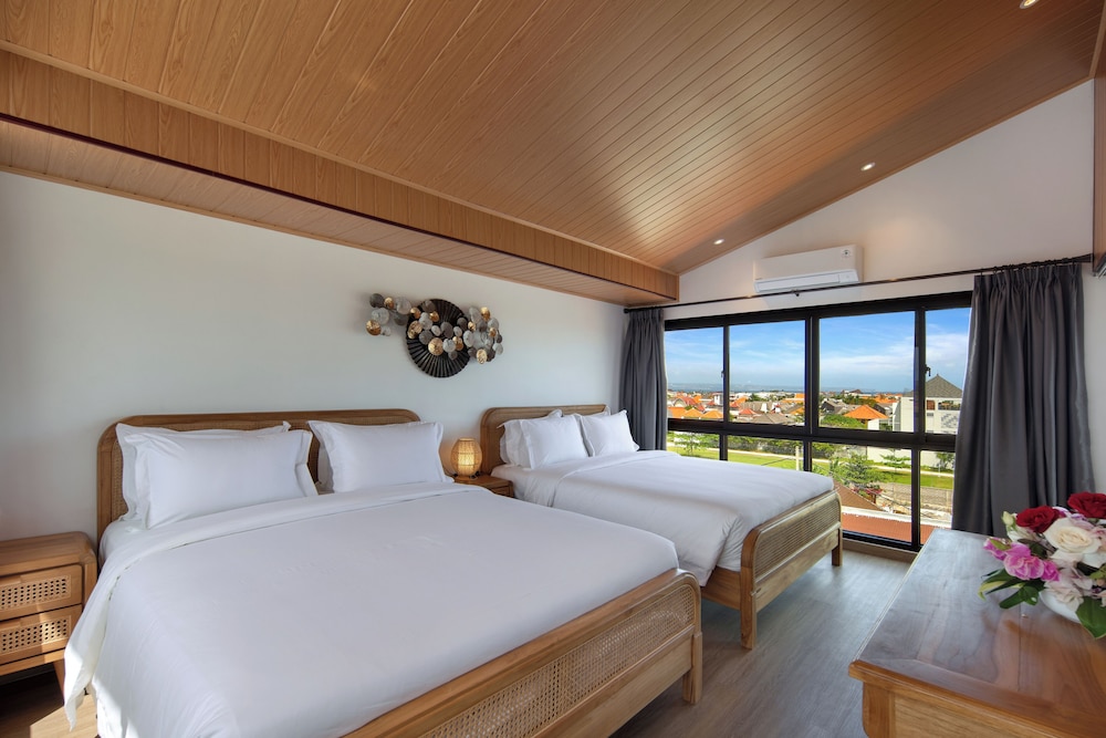 STUDIO, 2 QUEEN BEDS