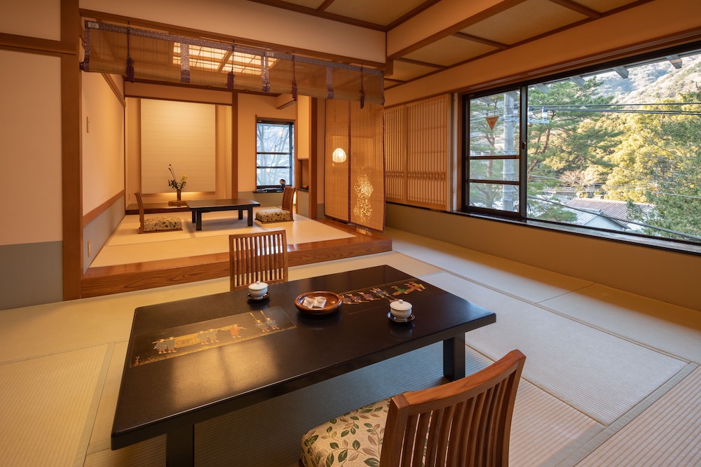 Hakone Kamon 23/41