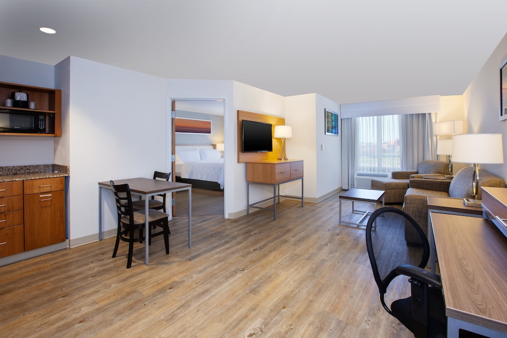 HOLIDAY INN MORGANTOWN UNIVERSITY AREA 32/41