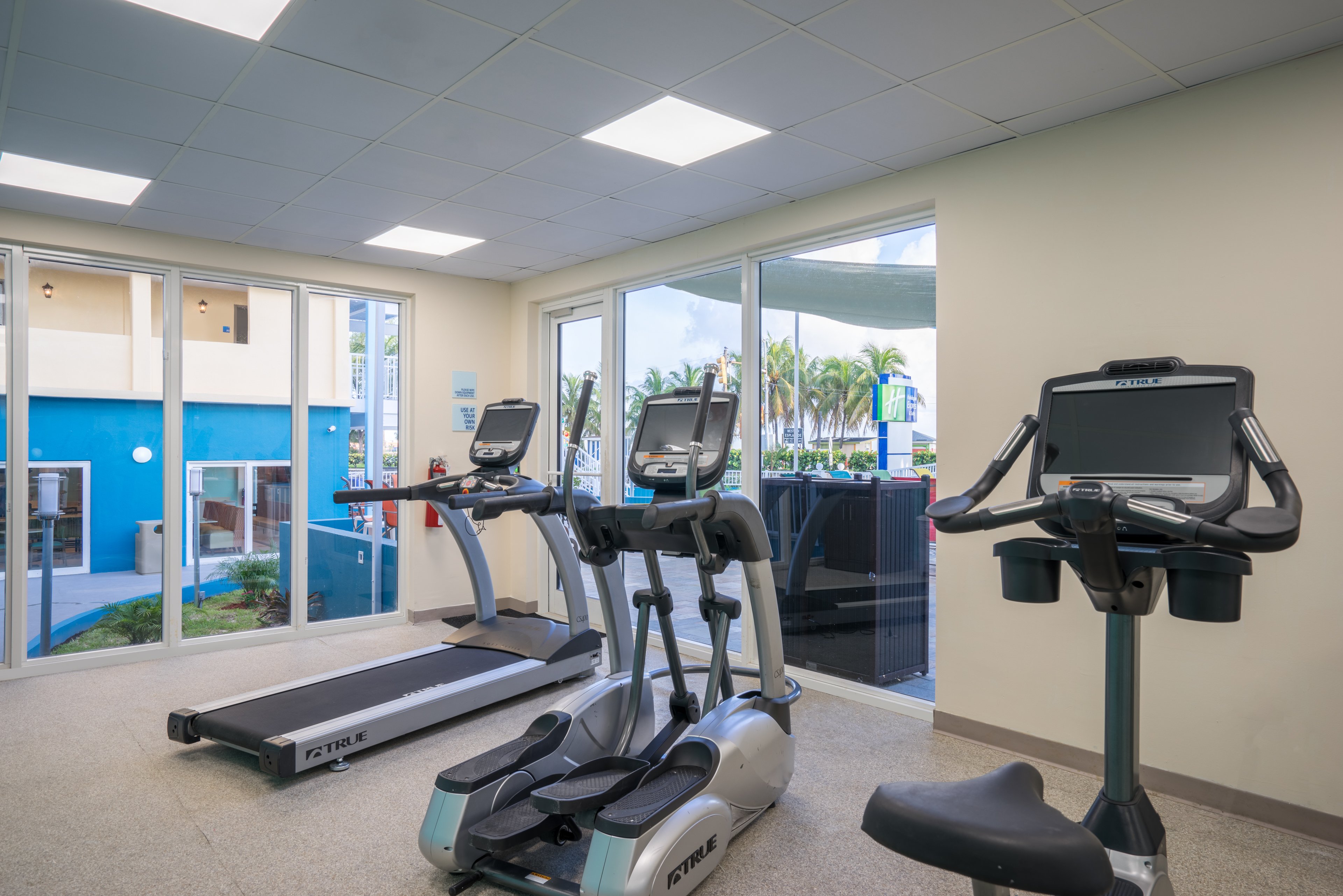 Holiday Inn Express And Suites Nassau 6/19