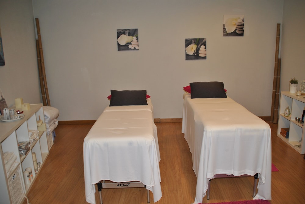 Junquera Hotel 33/40