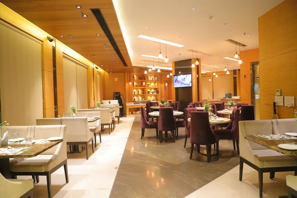 Hotel Maple Grand 19/28