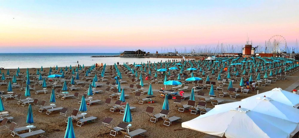 Hotel Paloma Rimini 43/46