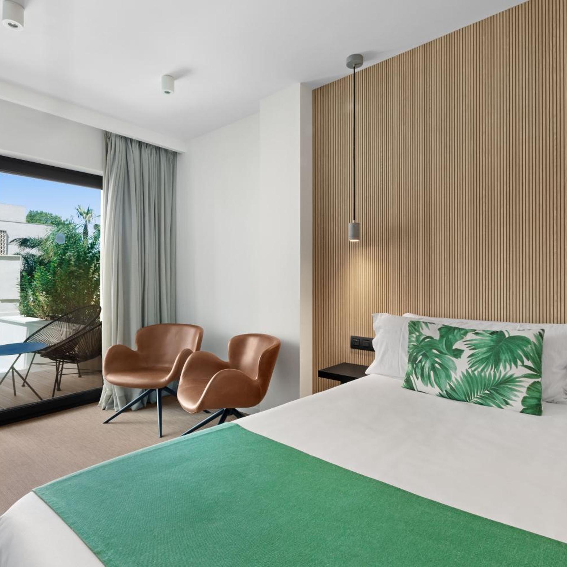 Room, Double or Twin Bed, Adult Only, Pool Access