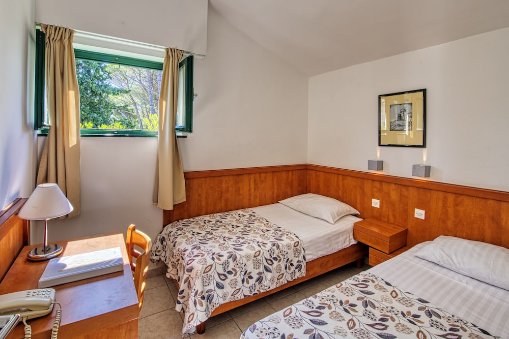 ZATON HOLIDAY RESORT 9/50
