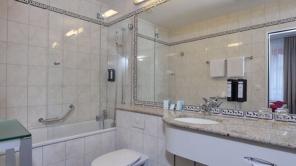 Top, Deluxe, Twin Beds, with View، HOTEL ST GOTTHARD 5/7