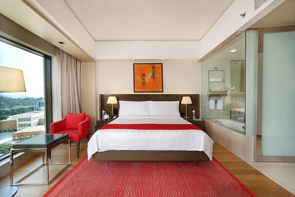 TRIDENT BANDRA KURLA 10/67