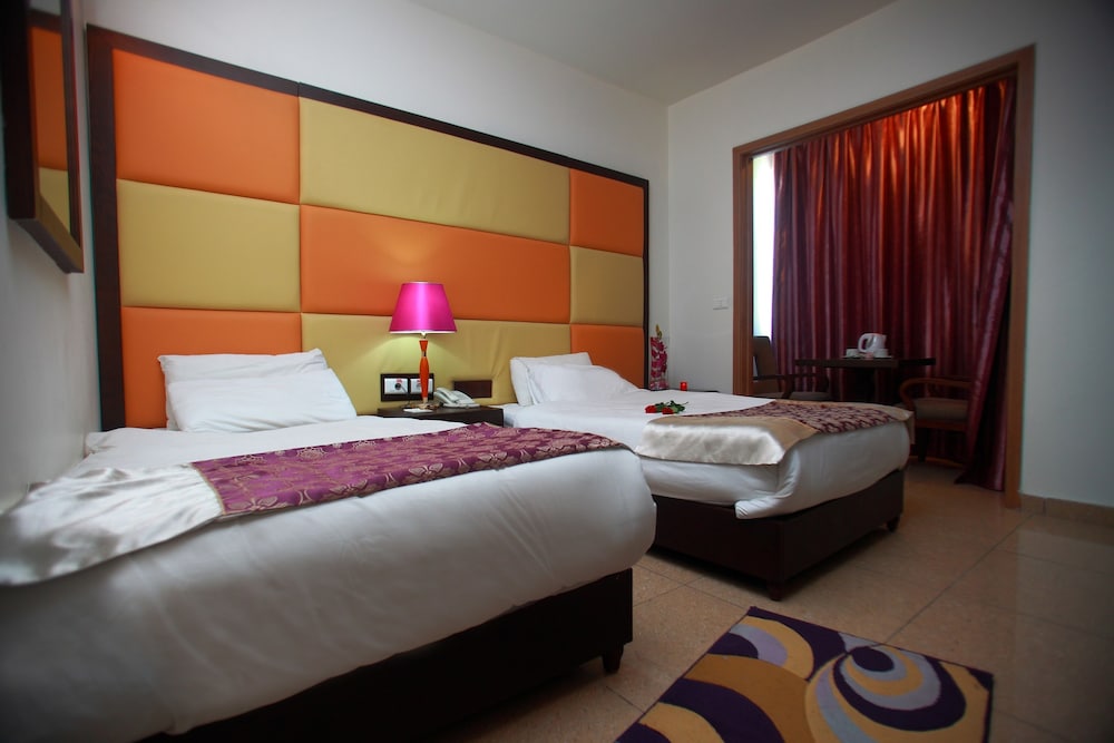 Lavender Home Hotel 12/56