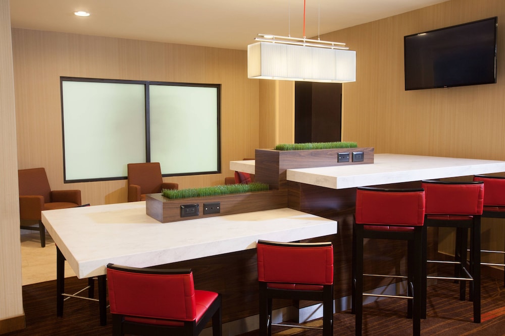 Courtyard By Marriott Burlington Williston 54/65