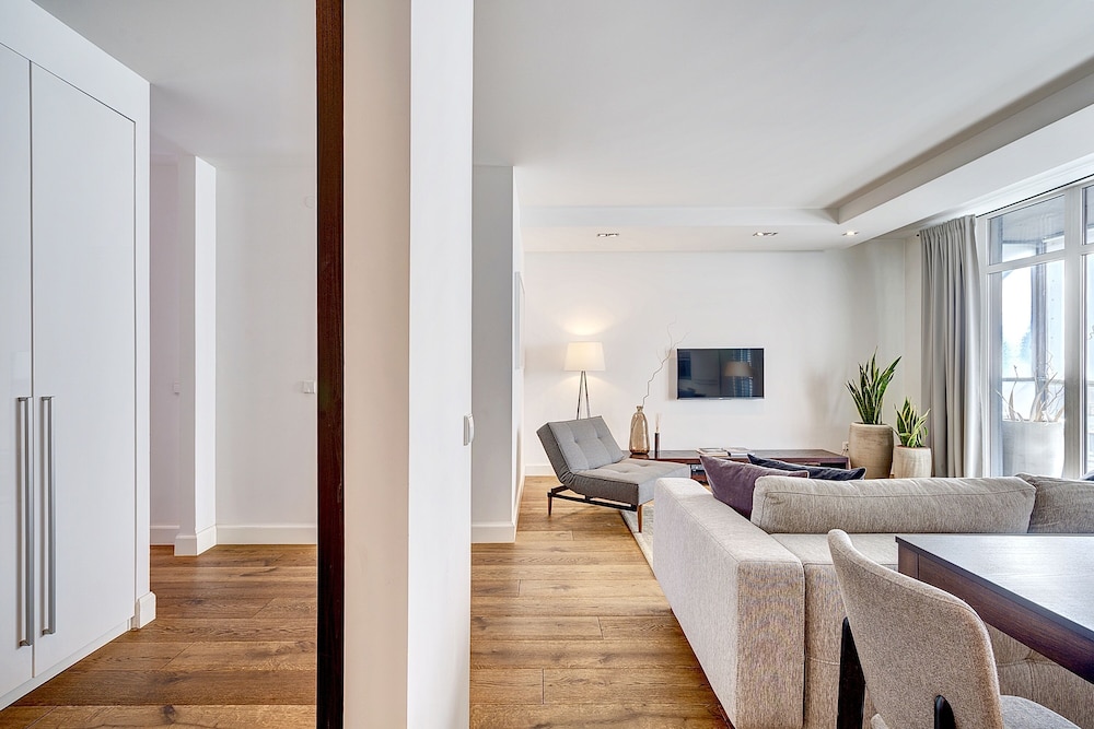Vilnius Apartments & Suites 7/25
