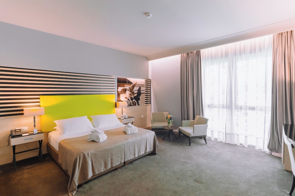 غرفة سوبيريور بسرير كينج، Lero Hotel 3/10