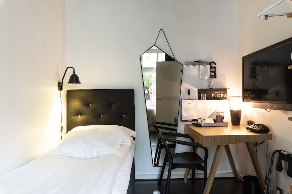 Tiny, Single Bed