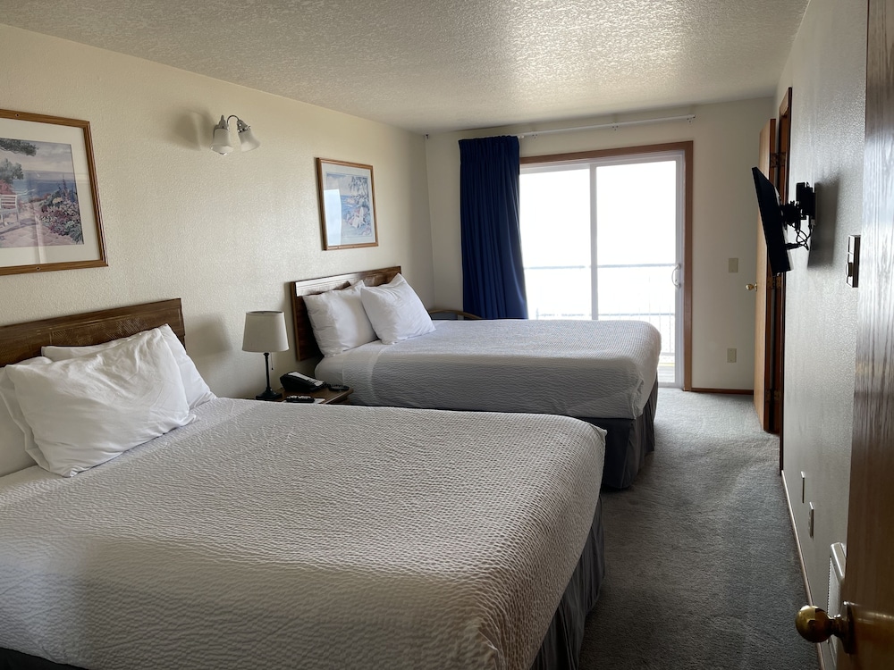 Sandcastle Beachfront Motel 7/40