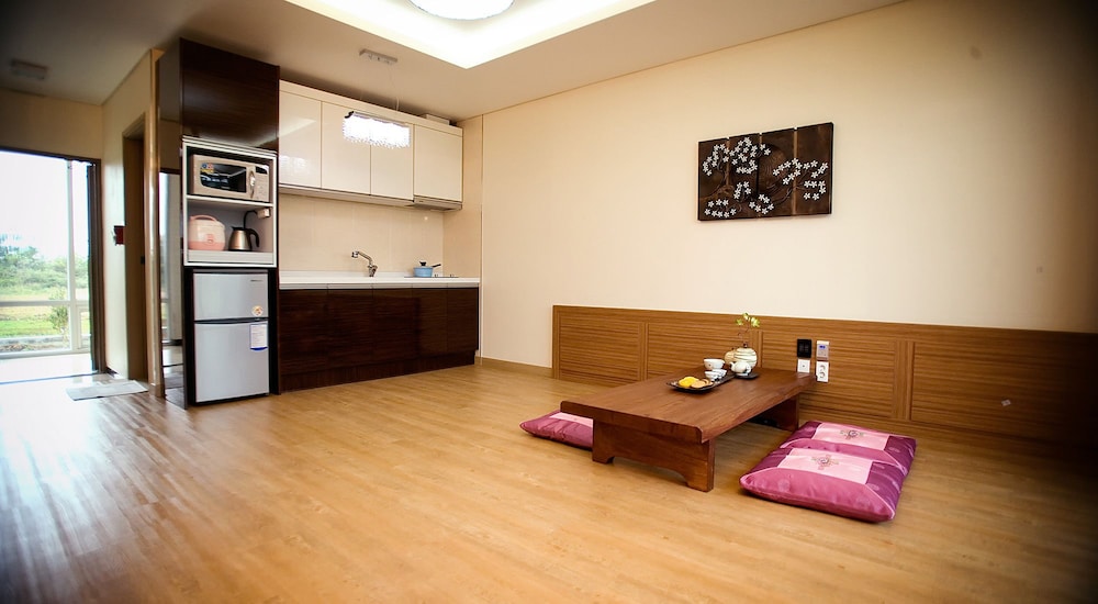 Areumdaun Resort 60/81
