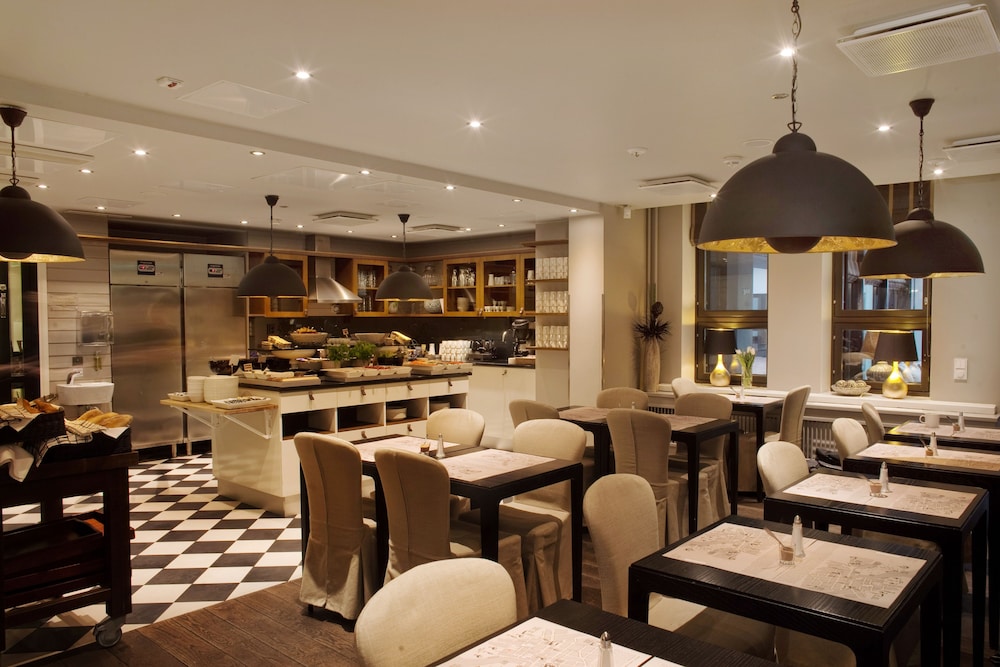 restaurant cafeteria