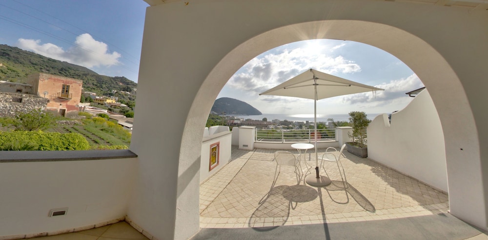 Hotel Mea - Aeolian Charme 68/73