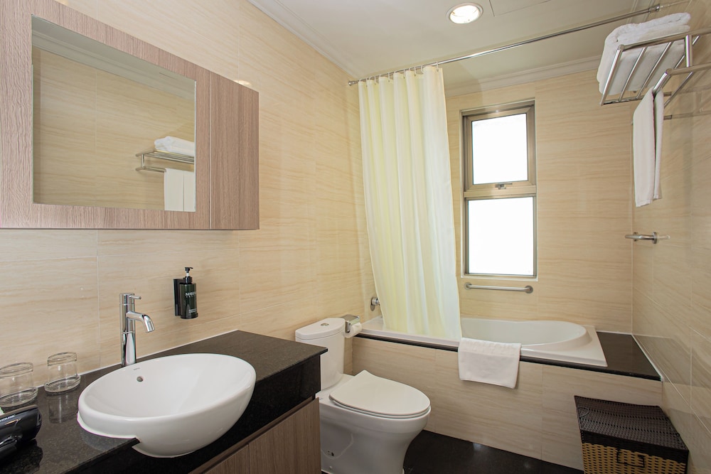 Mayfair Suites - Wmc Tower 66/70