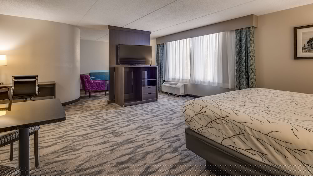 Best Western Plus Knoxville Cedar Bluff 16/42
