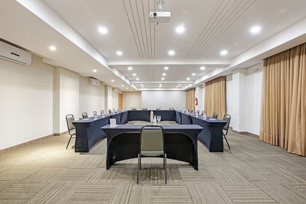Slim Hotel Curitiba Av. das Torres 16/27