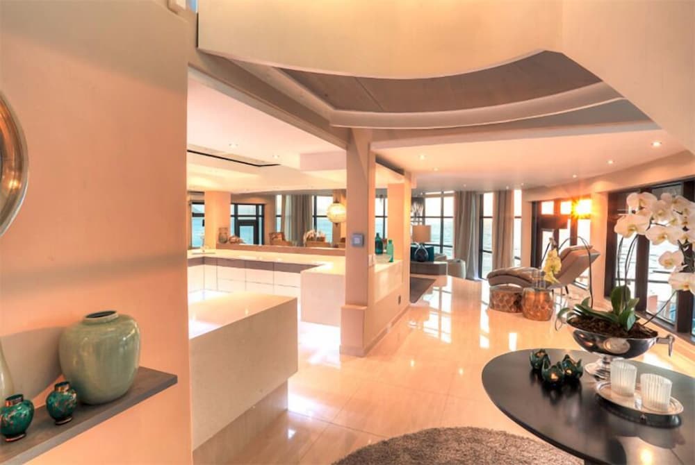 Ocean View Penthouse 33/41