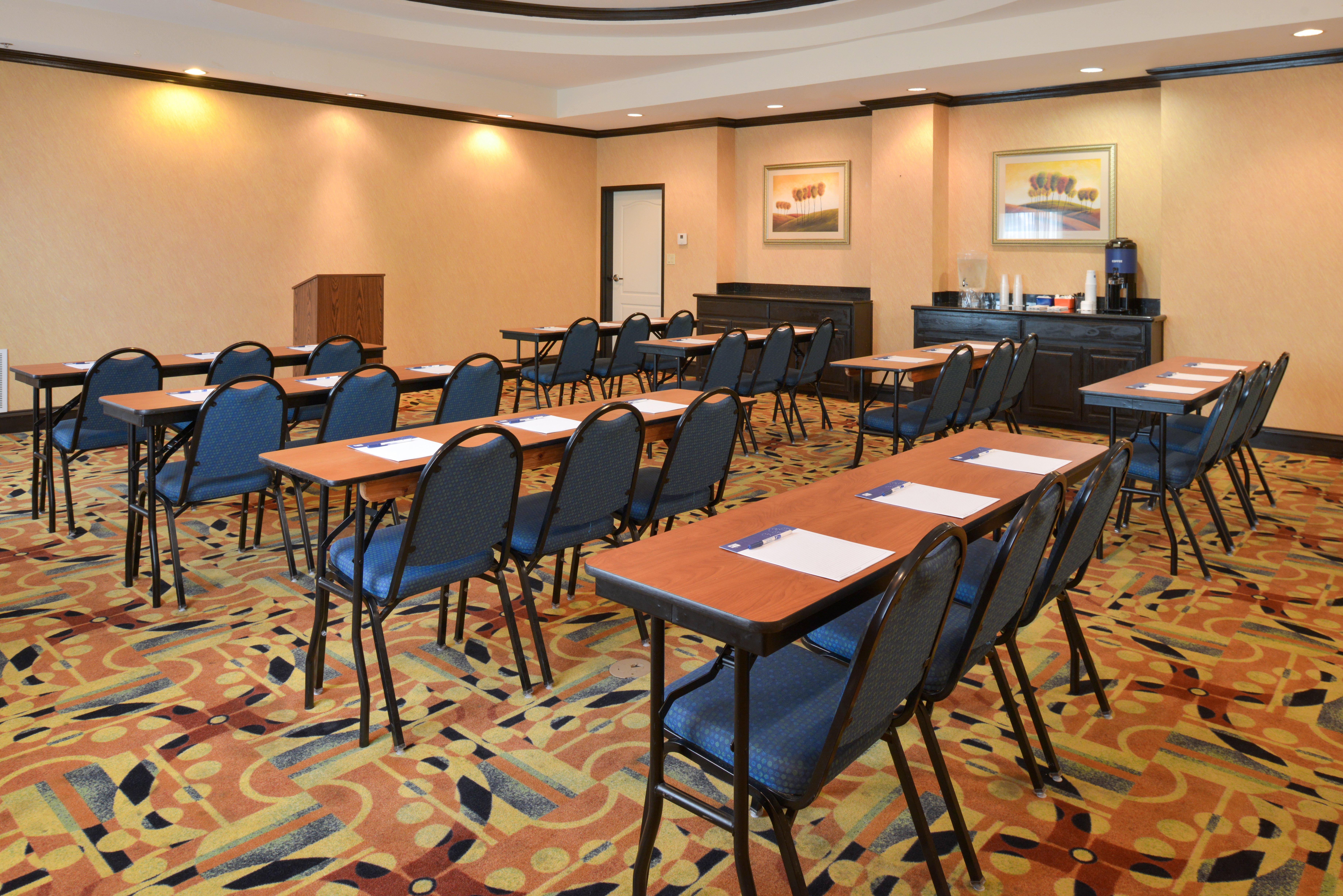 Holiday Inn Express & Suites Royse City - Rockwall, an IHG Hotel 59/70