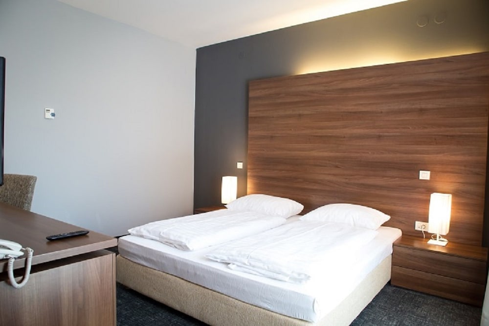 Slisko Hotel 18/66