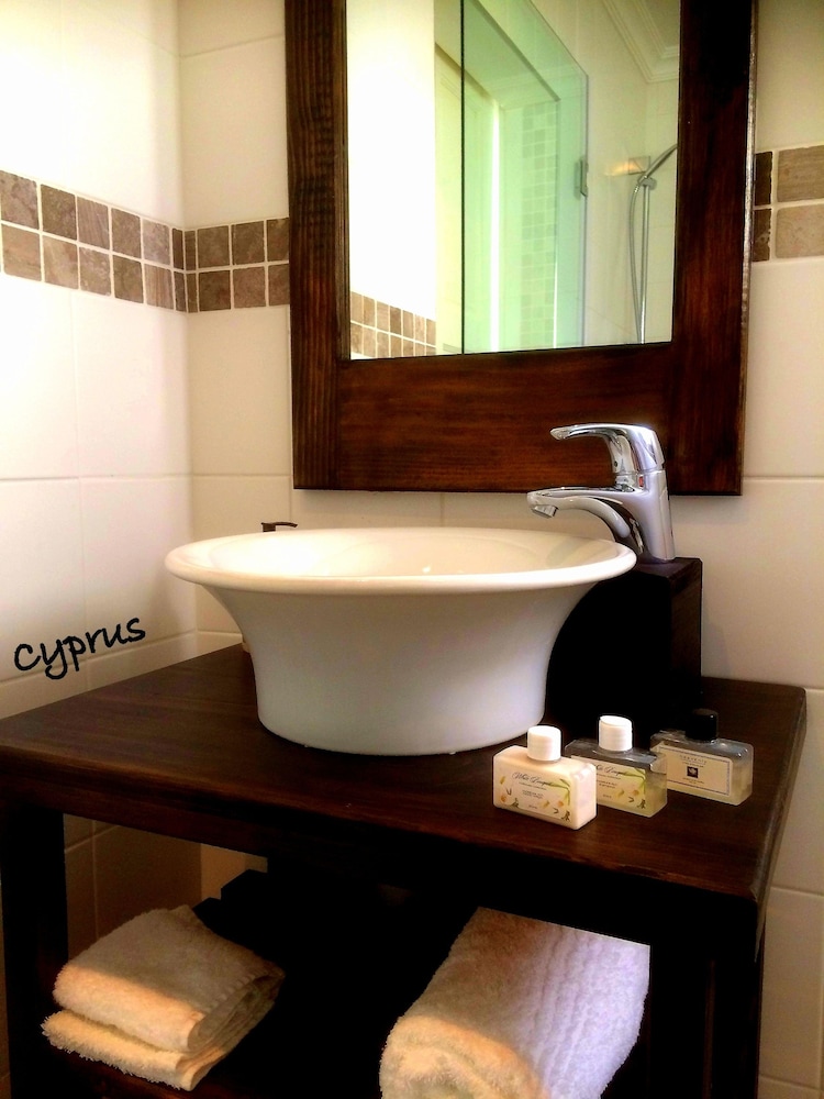 Bellamente Sirene Guesthouse 42/43