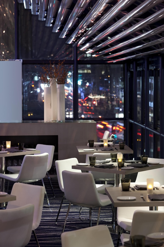 Hyatt Grand Central New York 77/88