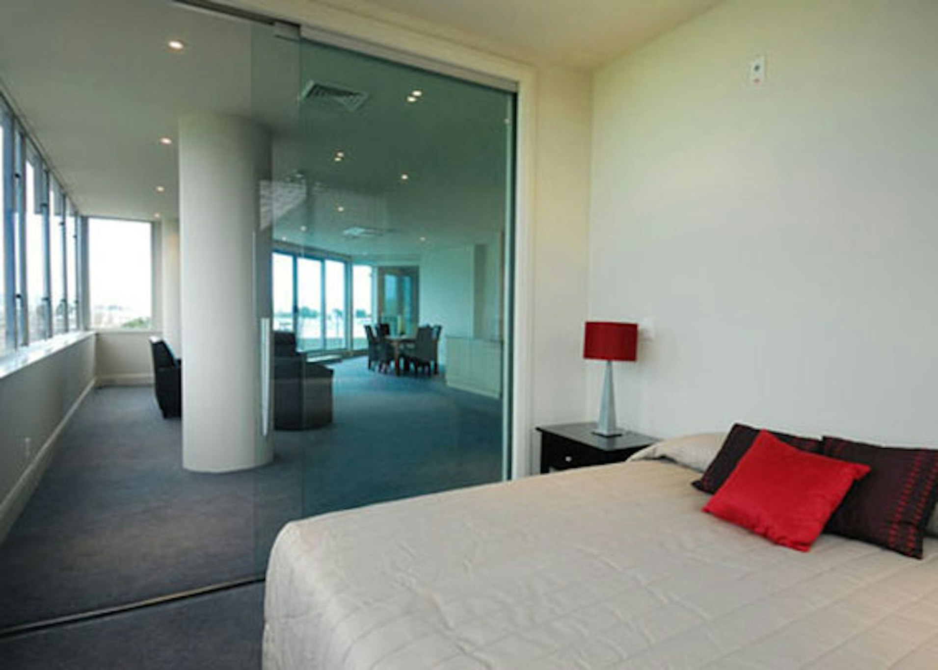 Emerald Hotel 14/45