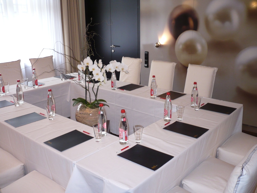 Perla Hotel 46/53
