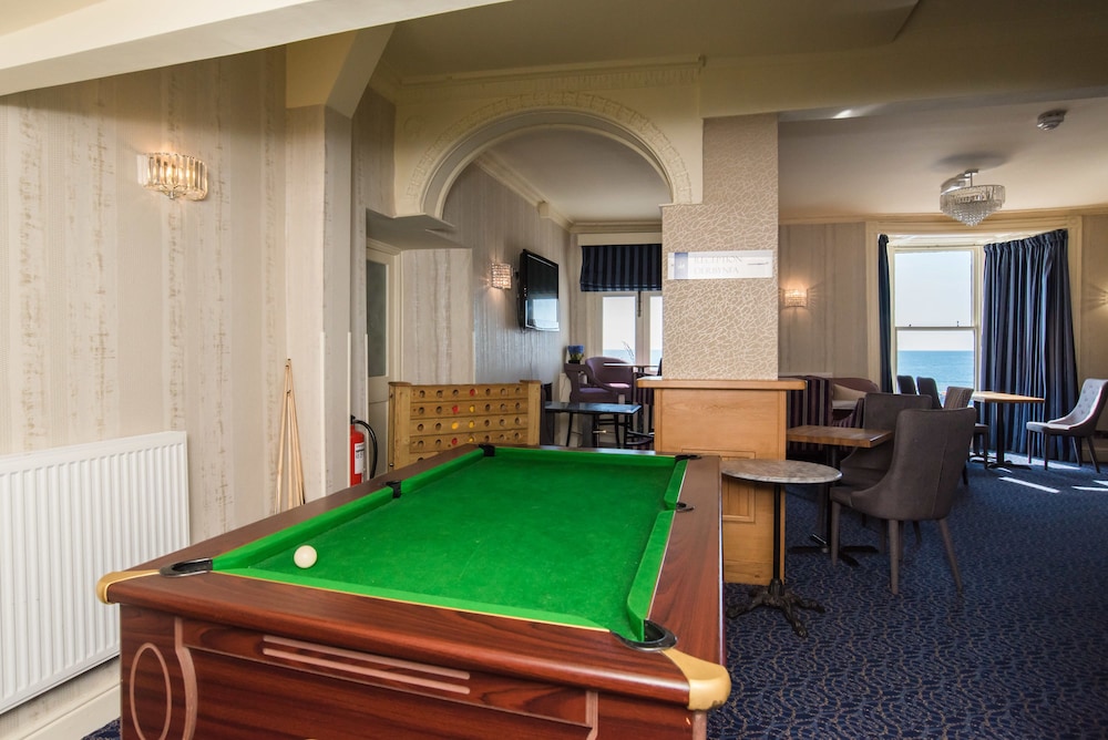 Gwesty Marine Hotel 25/50