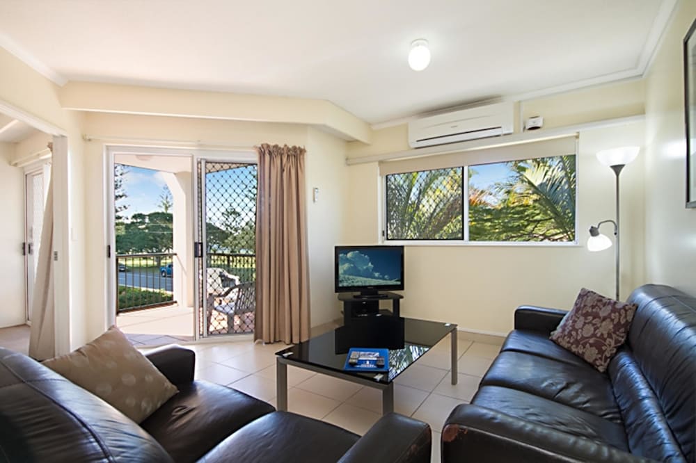Blue Waters Apartments 50/71
