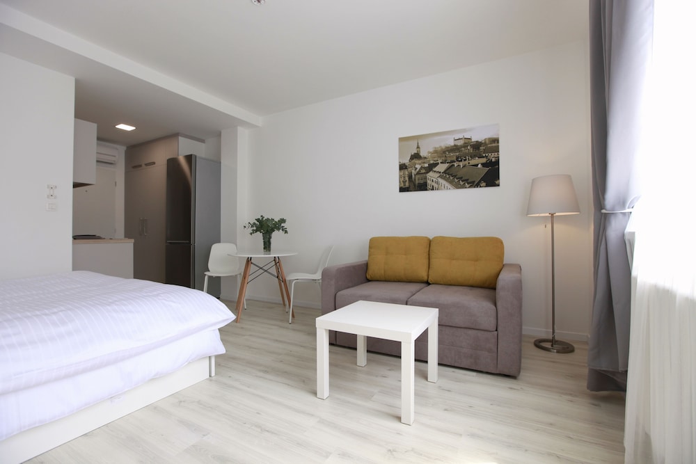 SUPERIOR, APARTMENT