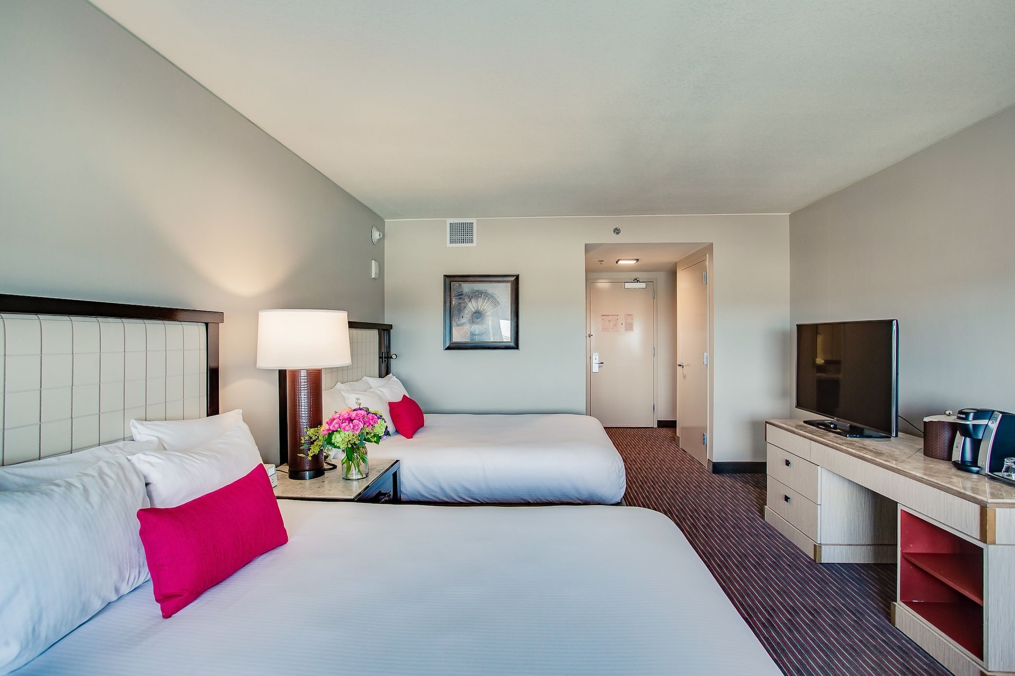 STANDARD, 2 QUEEN BEDS