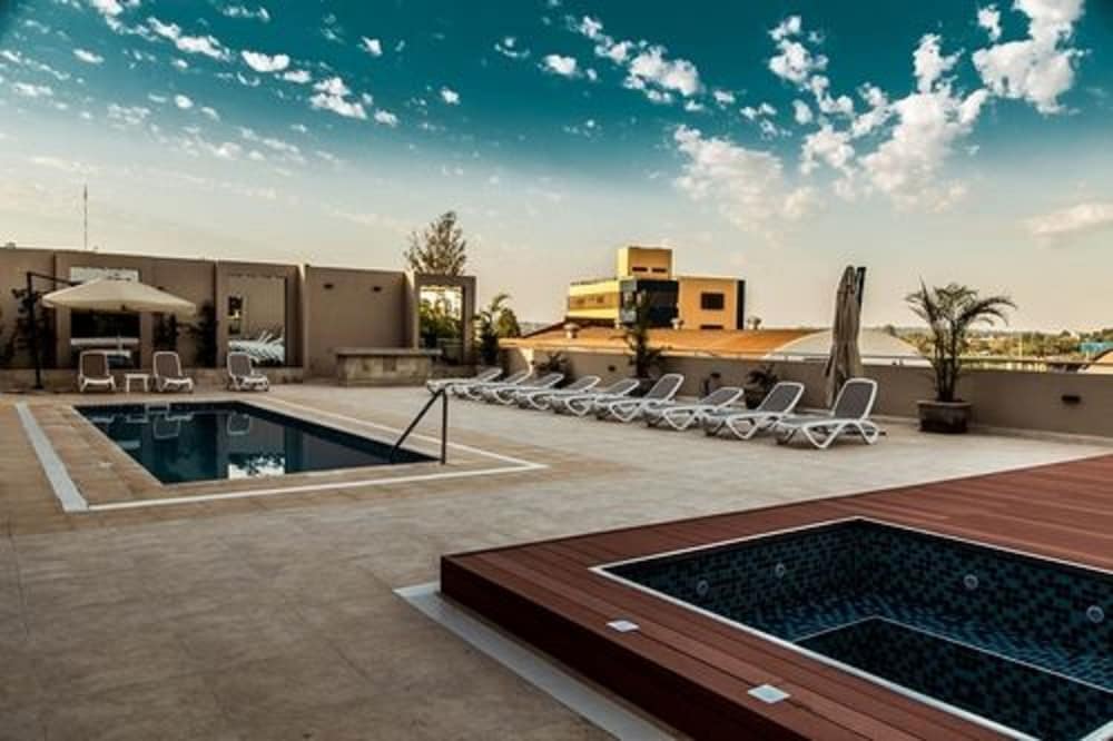 CARNAVAL HOTEL CASINO 49/52