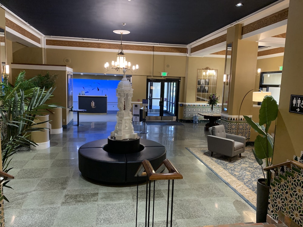 Hotel Leo 37/44