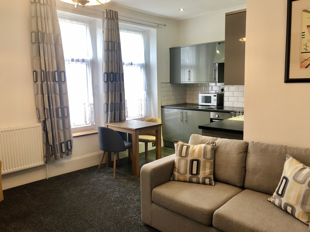 Edgcumbe Guest House 20/32