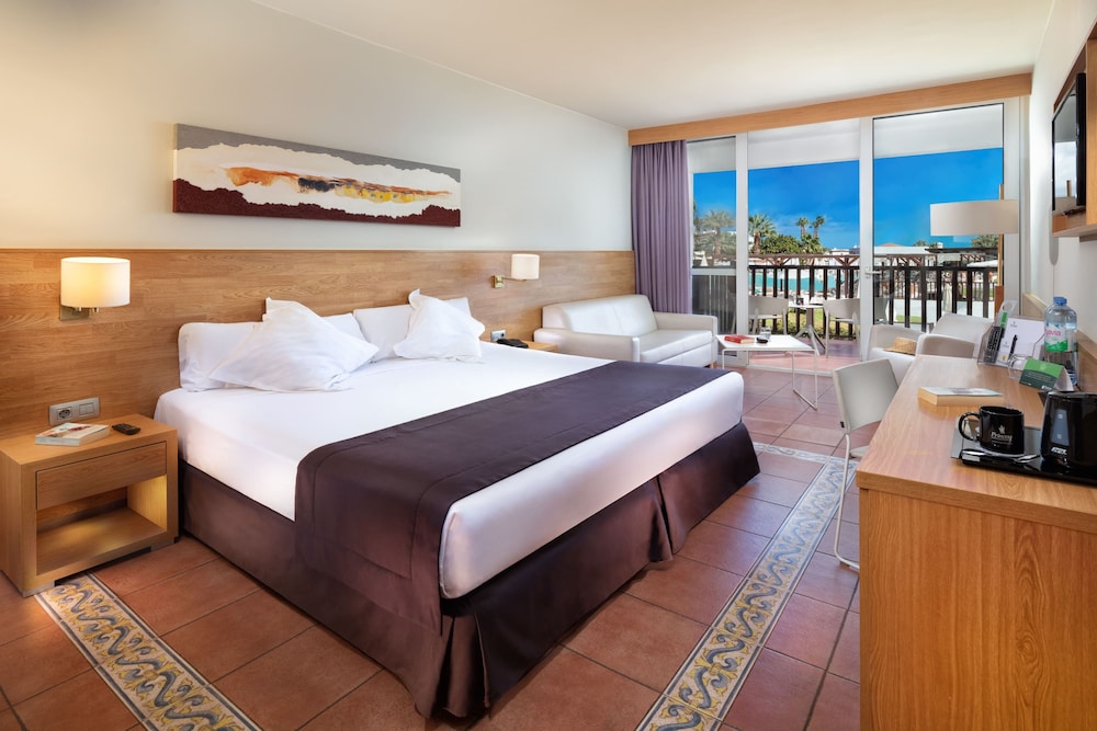 Standard, Double Bed, Partial Sea View
