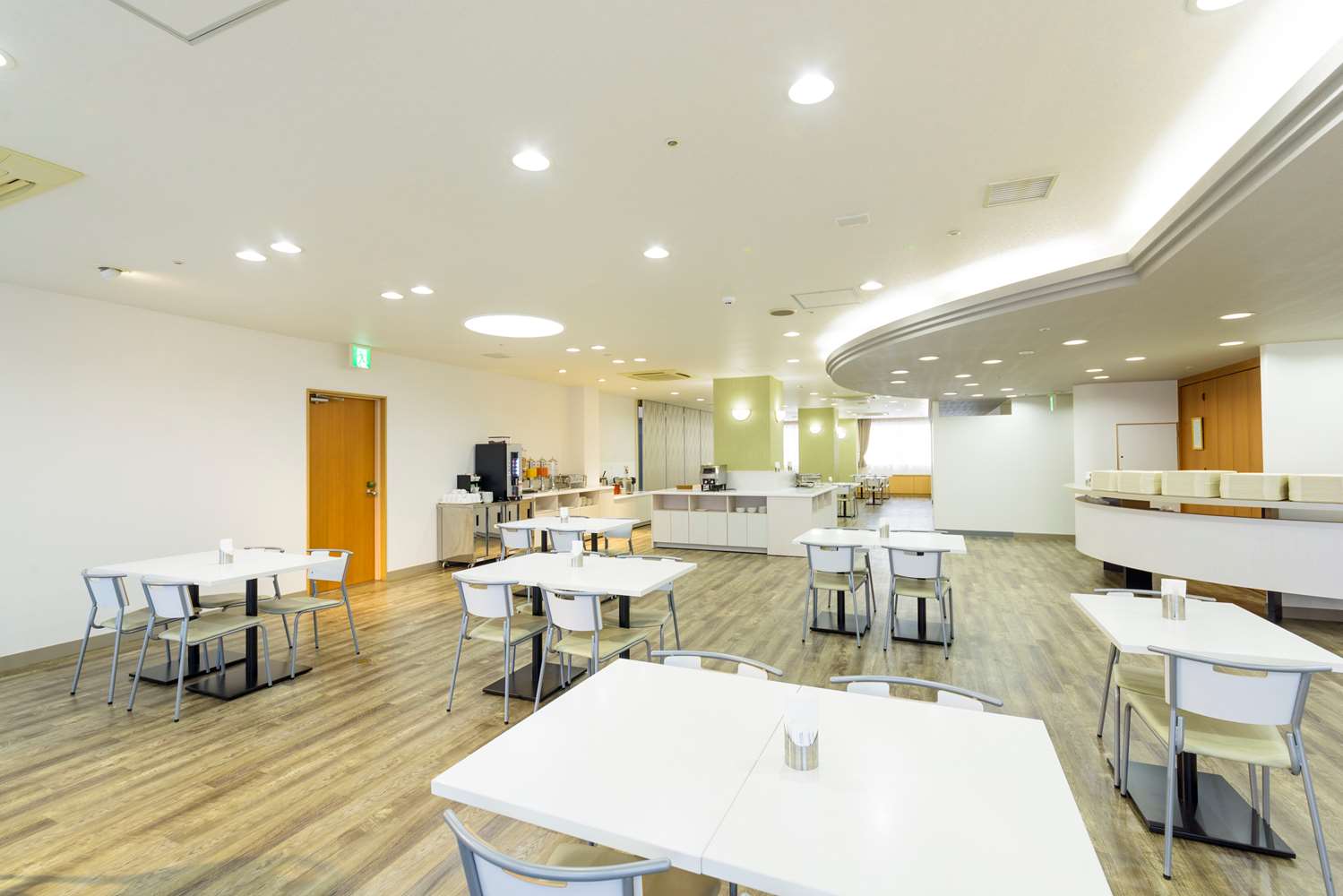 Surestay Plus Hotel By Best Western Shin-Osaka 41/45