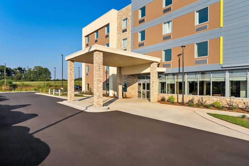 Microtel Inn and Suites by Wyndham Prattville Montgomery 42/50