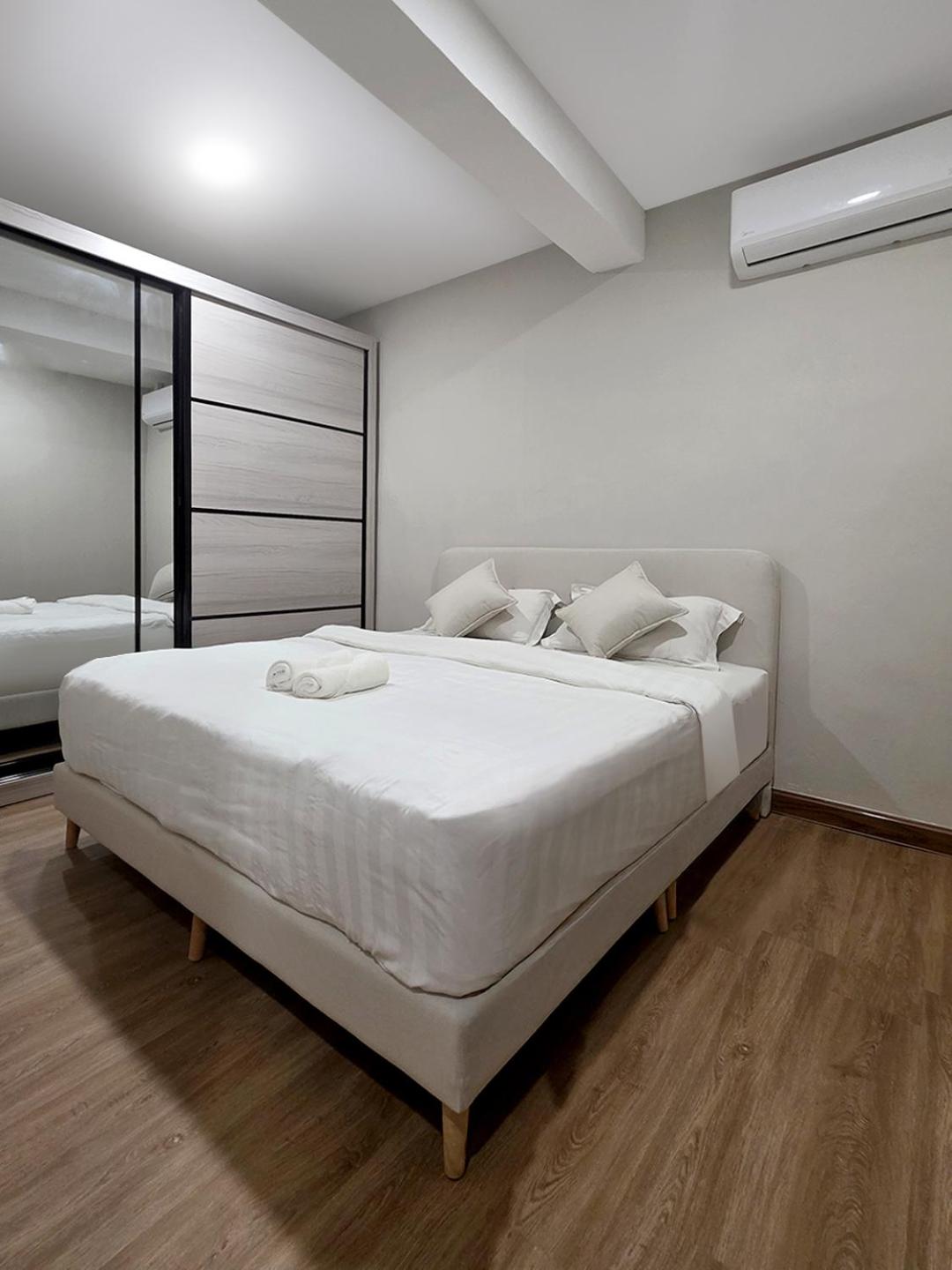 Room V @ Kluang Parade 24/40
