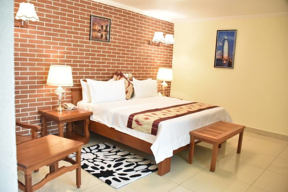 Adamaoua Grand Hotel 22/81