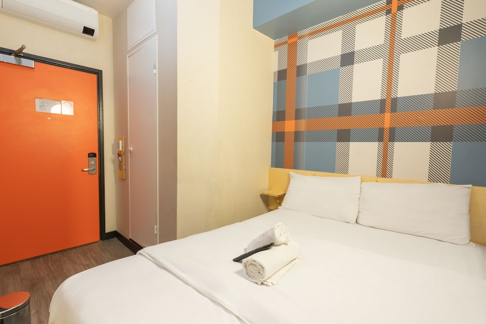 Basic, Double Bed, No Window