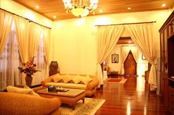 Champasak Palace Hotel 44/65