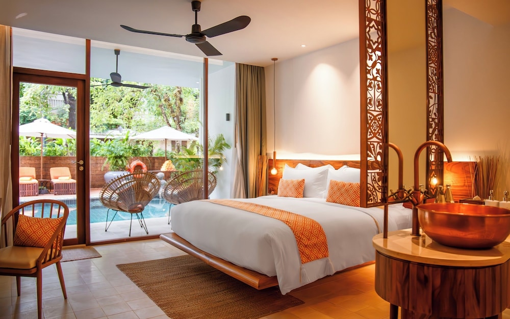 Colonial Pool Acess Room، FCC Angkor by Avani 3/6