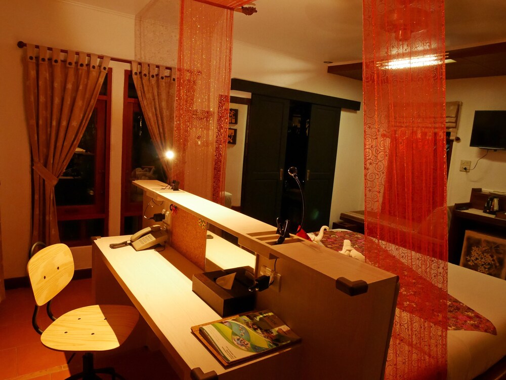 Bangtao Beach Chalet 52/71