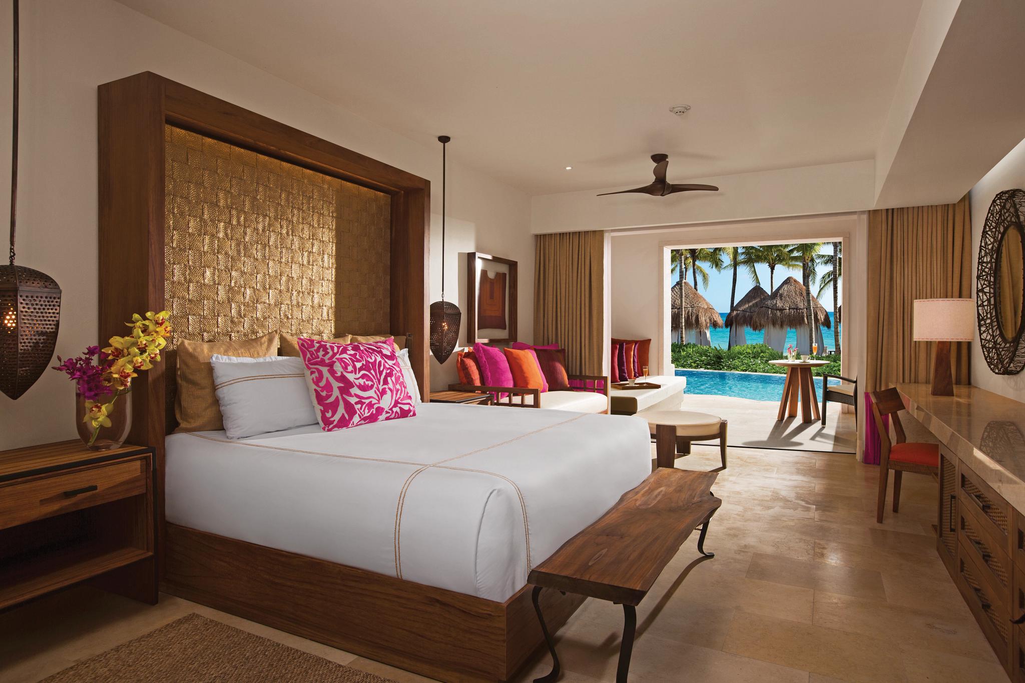 Master, Suite, Pool View